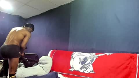 Snapshot of 5hbk chatting on December 10, 9:00 pm Tettaz GetitJusy4ya online show from December 10, 9:00 pm