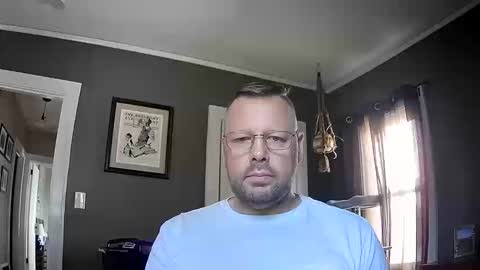 Snapshot of 612guy chatting on October 18, 5:14 pm 612guy online show from October 18, 5:14 pm