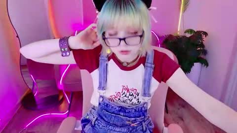 Snapshot of 666_marshmallow chatting on June 24, 5:06 am Marsi online show from June 24, 5:06 am