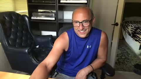 daddy vegas  for single women and couples here online show from June 10, 12:22 am