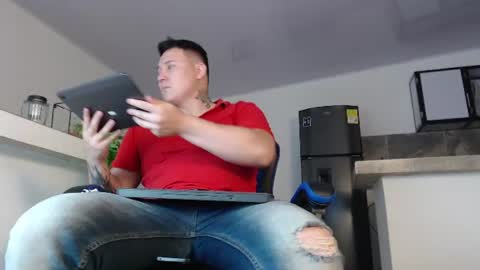 69milk online show from August 6, 1:40 am