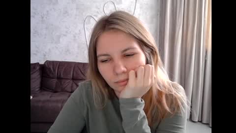 Snapshot of 69riley_reid69 chatting on November 5, 4:34 am 69Riley Reid69 online show from November 5, 4:34 am