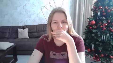 Snapshot of 69riley_reid69 chatting on December 15, 5:01 am 69Riley Reid69 online show from December 15, 5:01 am