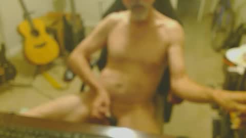 Snapshot of 6stringer62 chatting on October 1, 8:09 am 6stringer62 online show from October 1, 8:09 am