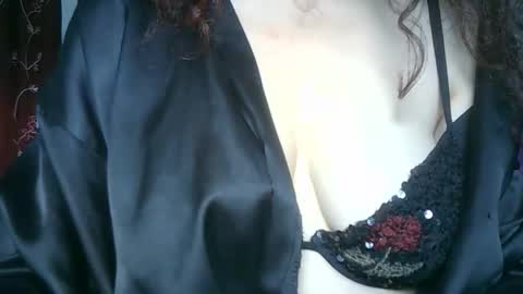 Lilu online show from May 5, 10:01 am