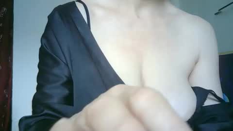 Lilu online show from May 9, 10:31 am
