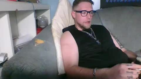 7inchking269 online show from April 2, 7:28 am