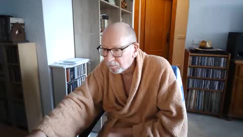  Papi  online show from January 15, 9:14 am