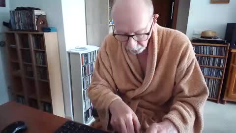  Papi  online show from March 19, 9:57 am