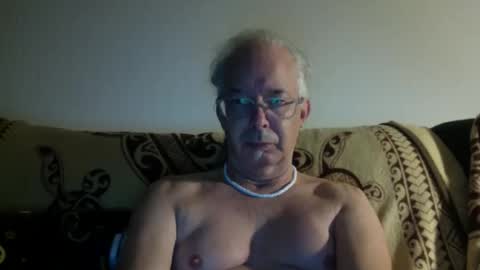 Snapshot of 808dred chatting on November 26, 9:32 am 808dred online show from November 26, 9:32 am