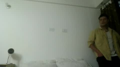 82tomas online show from April 19, 1:05 am