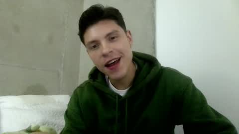 82tomas online show from May 11, 12:49 am