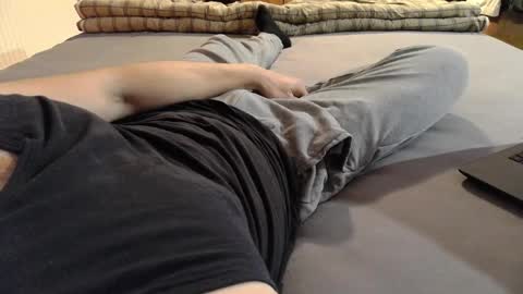 Snapshot of 87johnny chatting on December 12, 10:31 pm 87johnny online show from December 12, 10:31 pm