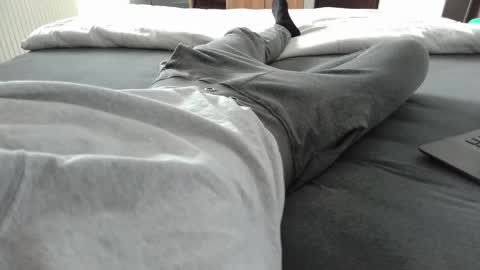 Snapshot of 87johnny chatting on February 16, 9:48 am 87johnny online show from February 16, 9:48 am