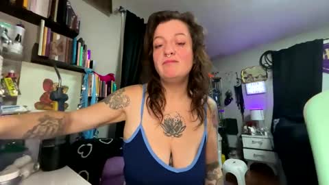 That girl online show from December 16, 3:39 pm