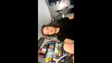 That girl online show from January 6, 7:34 am