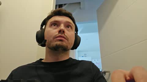 Snapshot of 8inchdude93 chatting on September 25, 10:08 am 8inchdude93 online show from September 25, 10:08 am