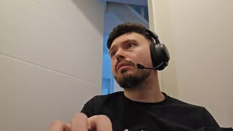 8inchdude93 online show from February 25, 10:03 am