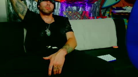 EvelDicknievel1 online show from November 10, 12:04 pm