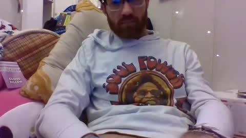 Snapshot of 90210screamer chatting on October 31, 12:22 am 90210screamer online show from October 31, 12:22 am