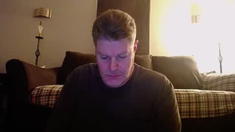 Snapshot of 989guy chatting on February 18, 6:58 pm 989guy online show from February 18, 6:58 pm