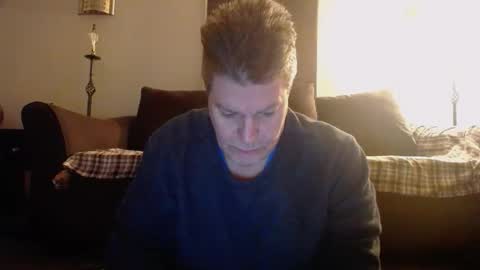 Snapshot of 989guy chatting on December 21, 9:11 pm 989guy online show from December 21, 9:11 pm