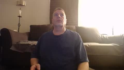 Snapshot of 989guy chatting on March 16, 7:51 pm 989guy online show from March 16, 7:51 pm