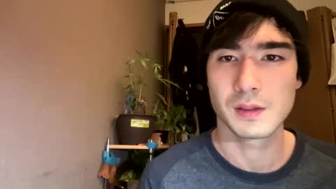 Snapshot of 9thislandd chatting on February 5, 8:00 am 9thislandd online show from February 5, 8:00 am