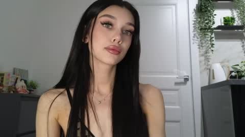 Snapshot of 9west chatting on May 6, 1:16 pm KARINA online show from May 6, 1:16 pm