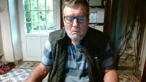 _123_voyeur_ online show from September 24, 9:23 am