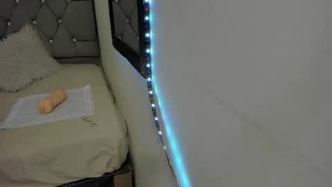 DERECK online show from February 24, 9:40 am