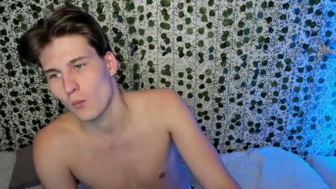 Snapshot of _52_ chatting on January 31, 6:14 pm EMILY AND  MARCUS online show from January 31, 6:14 pm