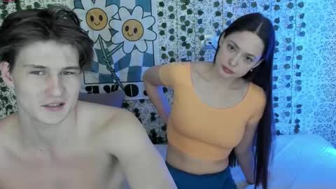 Snapshot of _52_ chatting on March 10, 3:56 am EMILY AND  MARCUS online show from March 10, 3:56 am