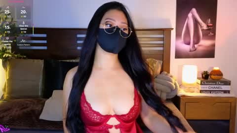 Snapshot of _aaliyah chatting on April 7, 7:42 am ally online show from April 7, 7:42 am