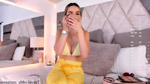 Snapshot of _abby__ chatting on January 25, 2:03 pm Gabriela abby online show from January 25, 2:03 pm