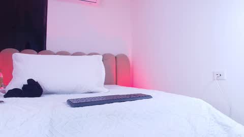 Snapshot of _abby_rouss chatting on November 19, 3:06 am abby rouss online show from November 19, 3:06 am