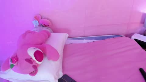 Snapshot of _abril77 chatting on June 18, 9:14 am Abril online show from June 18, 9:14 am