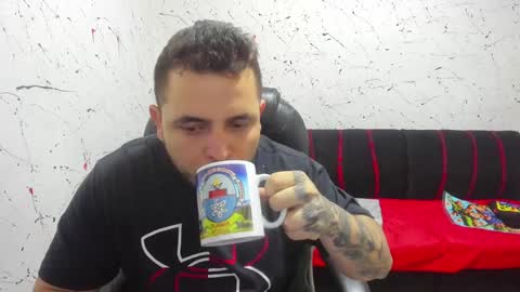 Snapshot of _ace_ventura chatting on January 4, 4:23 am ---- online show from January 4, 4:23 am