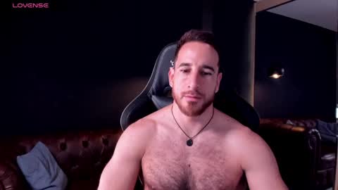 _adamcoper_ online show from May 1, 3:38 pm