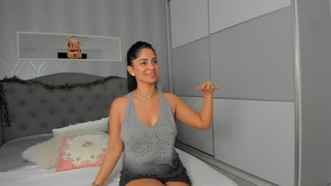 Snapshot of _adelle chatting on January 5, 12:42 pm Adelle online show from January 5, 12:42 pm