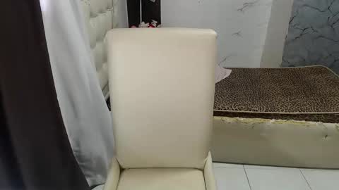 Snapshot of _agatha25 chatting on May 28, 7:05 am _agatha25 online show from May 28, 7:05 am