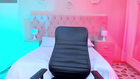 Agatha online show from October 31, 4:35 am