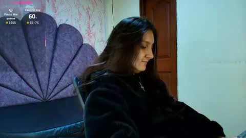 Snapshot of _alaia_collway_ chatting on June 11, 11:52 am Alaia online show from June 11, 11:52 am