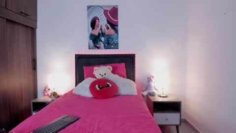 _alana_grey_ online show from April 29, 4:11 pm
