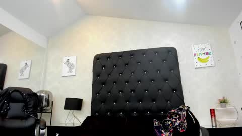 Snapshot of _alana_johnson chatting on May 16, 1:35 am _alana_johnson online show from May 16, 1:35 am