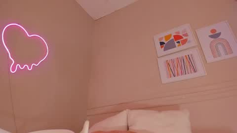 Snapshot of _aleja_x chatting on September 15, 11:43 am _aleja_x online show from September 15, 11:43 am