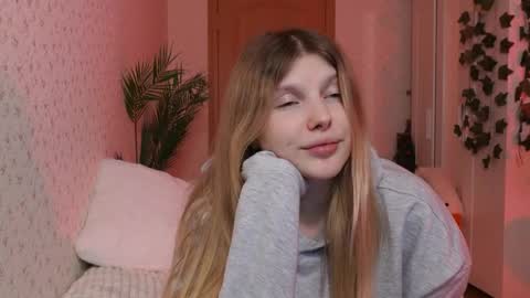 Snapshot of _aleksa chatting on December 7, 2:02 pm Alexa online show from December 7, 2:02 pm