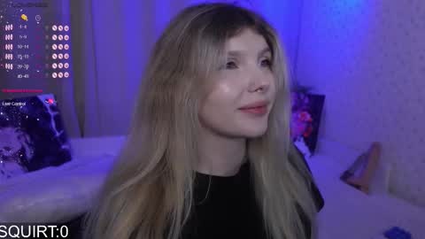 Snapshot of _aleksa chatting on November 21, 6:39 pm Alexa online show from November 21, 6:39 pm