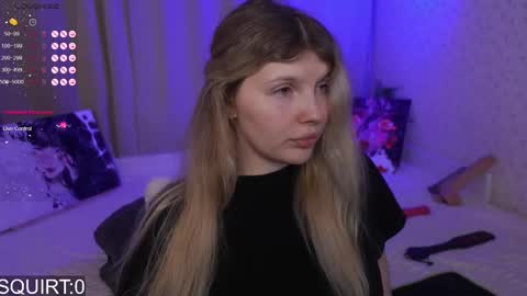 Snapshot of _aleksa chatting on November 24, 5:40 am Alexa online show from November 24, 5:40 am