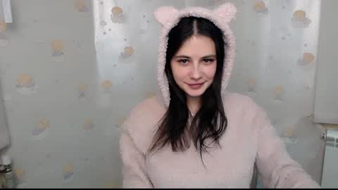 Snapshot of _alicecandy_ chatting on January 4, 10:24 pm Alice online show from January 4, 10:24 pm